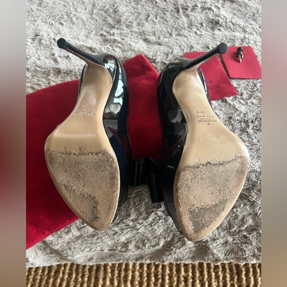 Valentino authentic patent leather bow stiletto heels - Picture 12 of 15